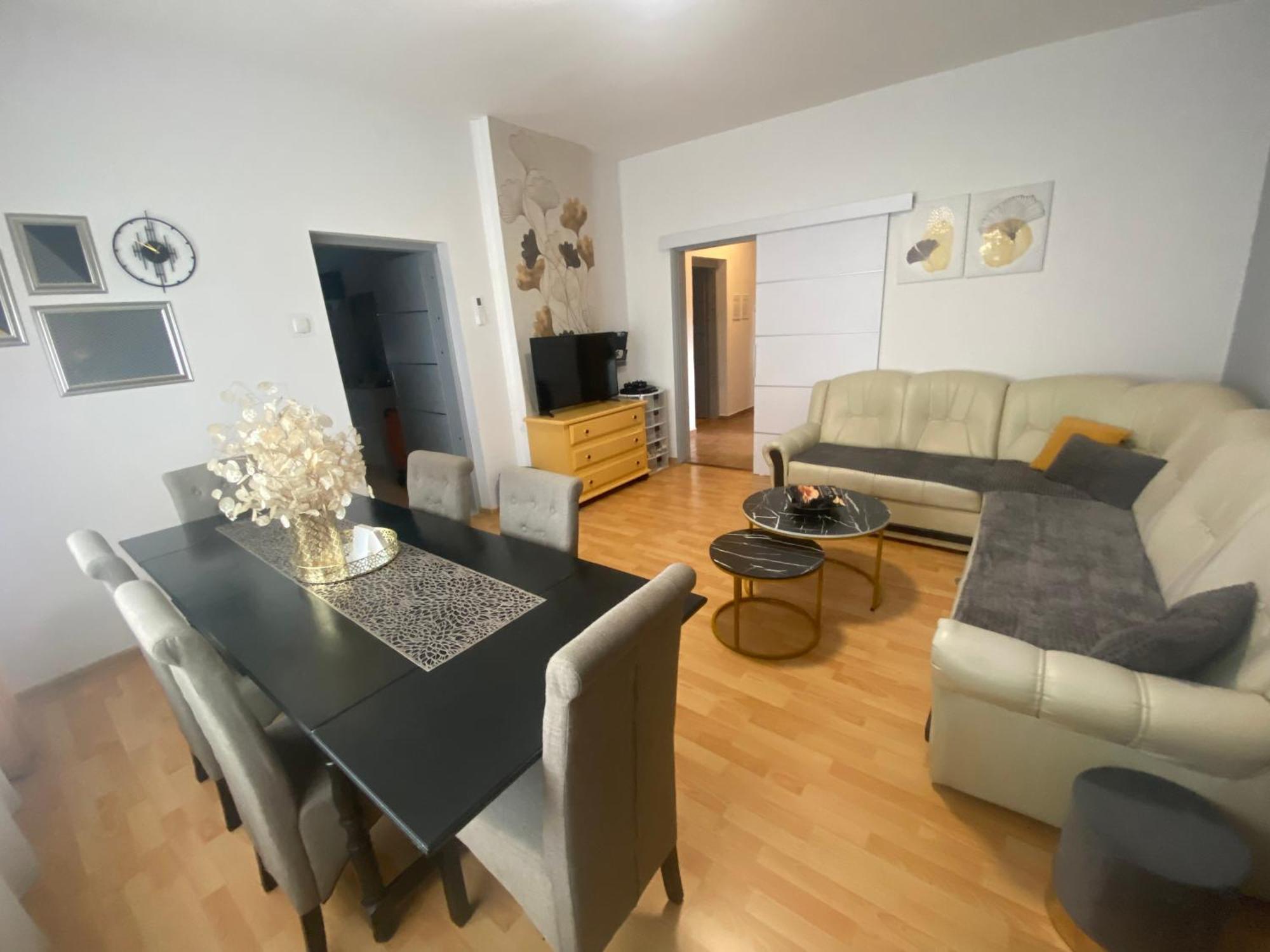 Apartman El Ogulin Εξωτερικό φωτογραφία